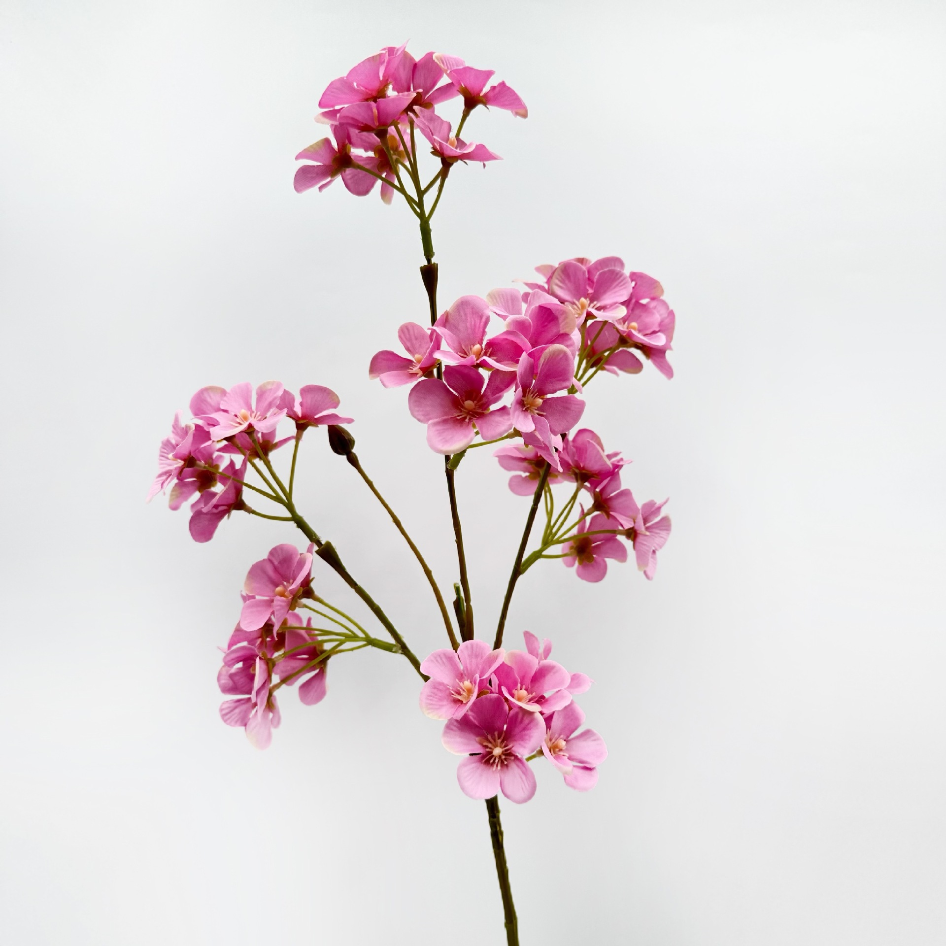 Arreglo floral de mesa con flores de seda Sakura, ramas de flores artificiales, flores artificiales de flor de durazno, decoración de escena con flores artificiales.