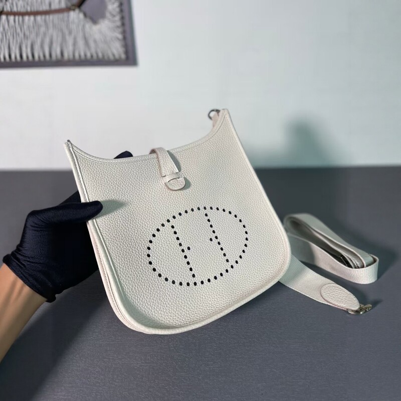 2026 New Model 23C m Evelyn Genuine Leather Crossbody Bag for Women, First-Layer Cowhide with Hollow Design, Fashionable Shoulder Bag 2026 New Model 23C m Evelyn Genuine Leather Crossbody Bag for Women, First-Layer Cowhide with Hollow Design, Fashionable Shoulder Bag