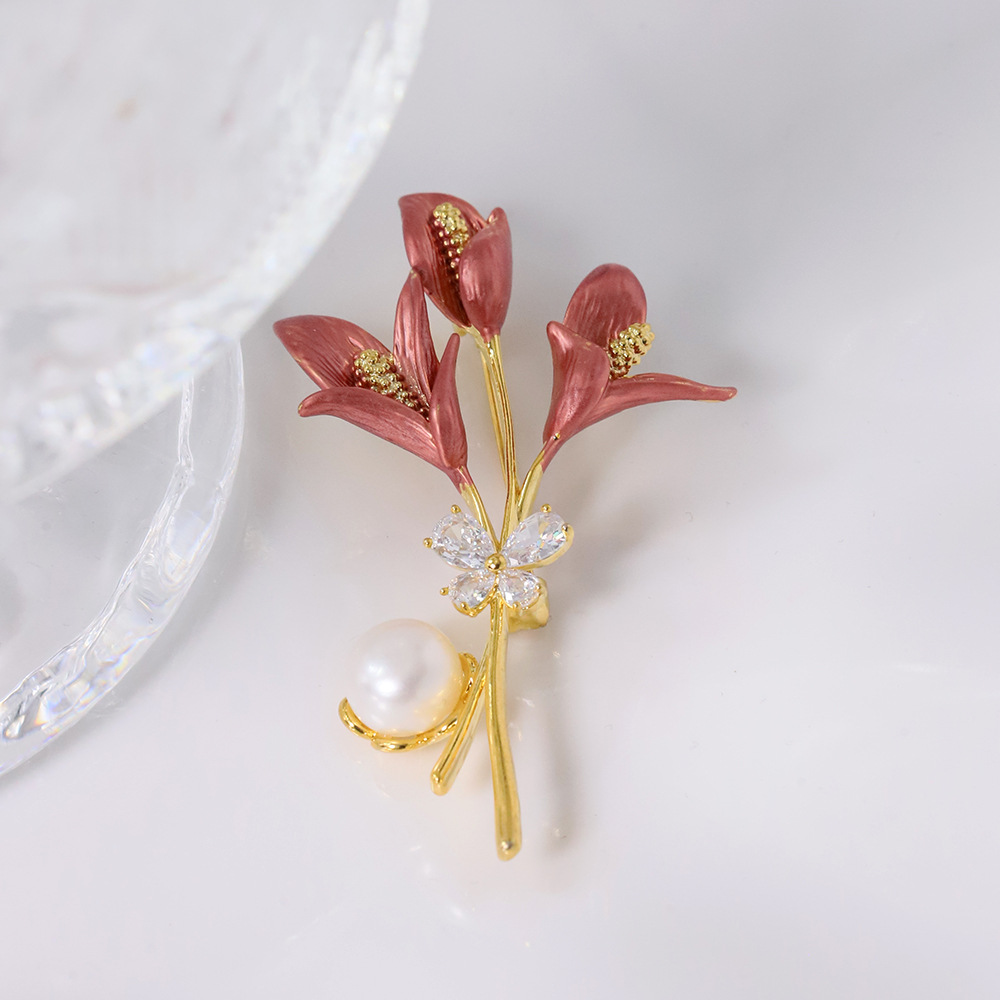 Tulipan perla broche mujer delicada pequeña fragancia nueva sensación de alto nivel de flor de pecho traje pin accesorios regalos