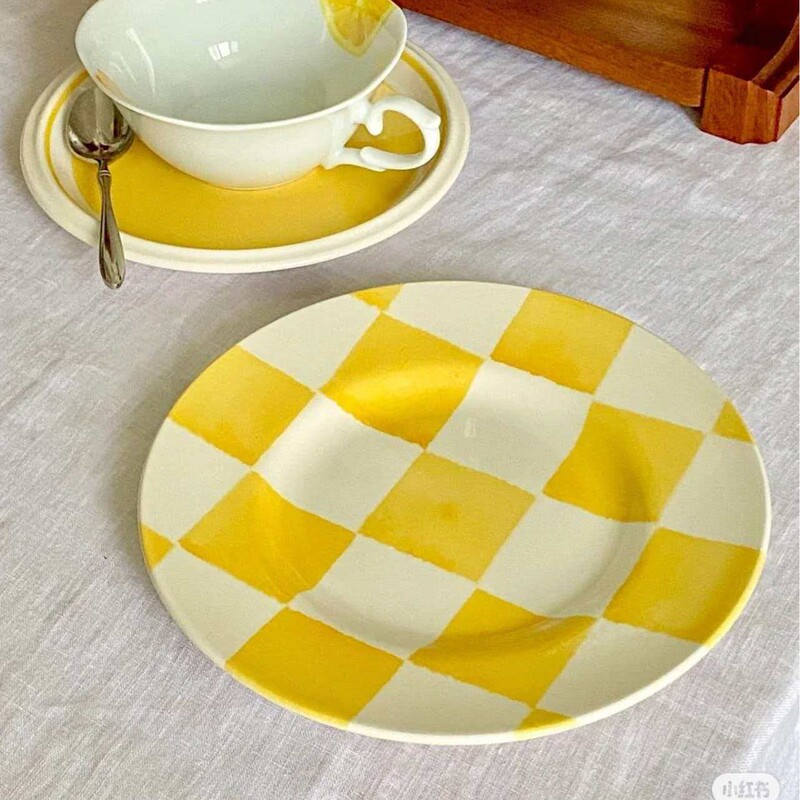 Ins Vintage Retro Style Yellow Plaid Dessert Plate Birthday Cake Plate Party Photo Prop Plate Ins Vintage Retro Style Yellow Plaid Dessert Plate Birthday Cake Plate Party Photo Prop Plate