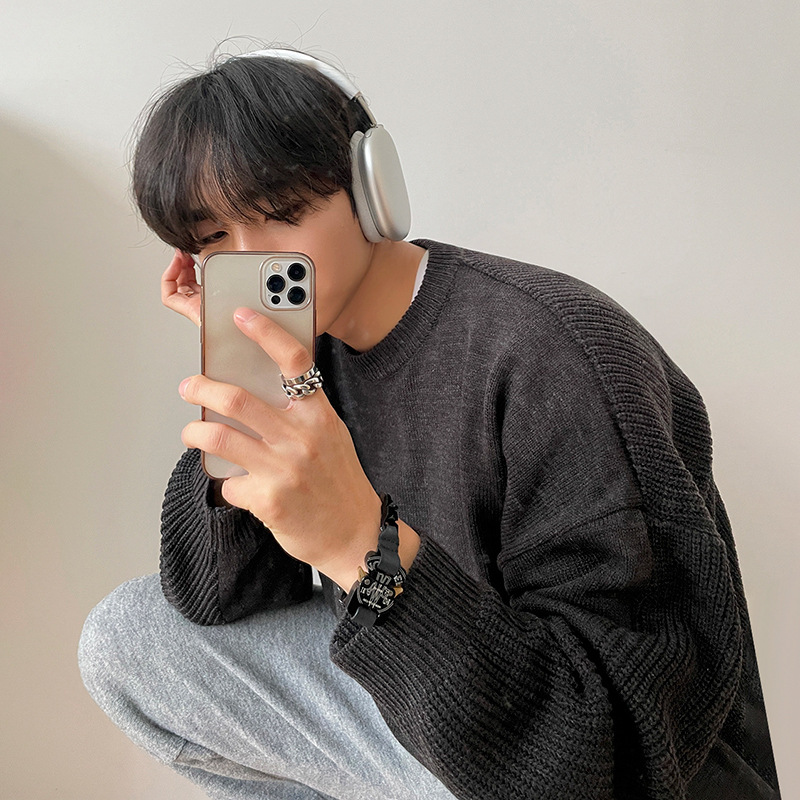 Myqの怠惰な風のセーターの男性の秋冬の韓国版のゆったりしたファッションの丸首の頭の純色のニットの底のシャツ