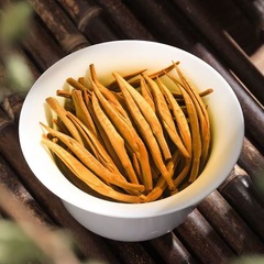 Dian Hong Golden Needle 2023 New Tea Yunnan Original Fengqing Black Tea Special Grade Aroma Tea 250g/500g Jar Packaging