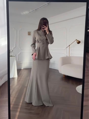 2025 Spring European and American Style New Retro Soft and Elegant Solid-Color Long-Sleeved Top and Long Skirt Elegant, Classy, and Comfortable Women's Suit