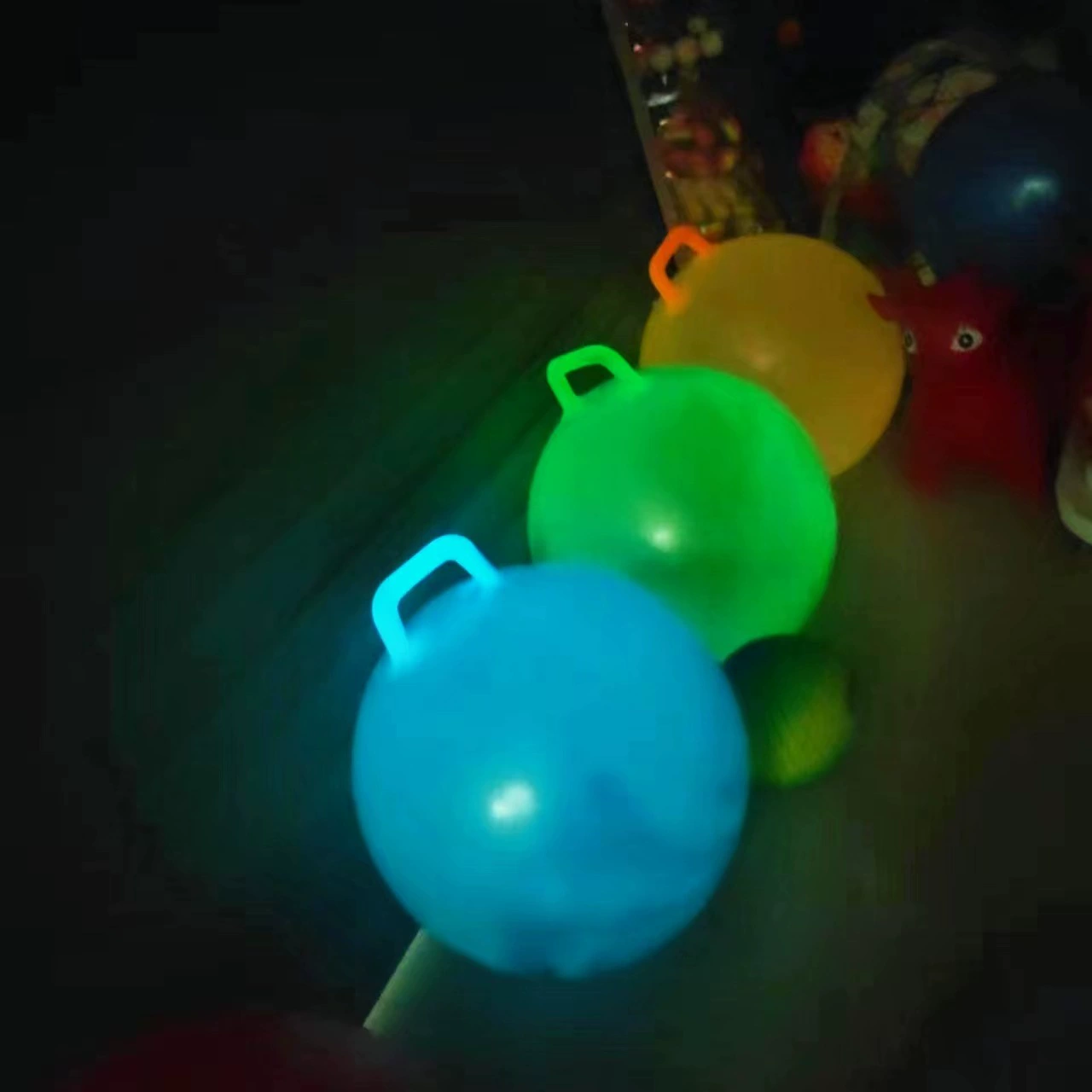 Amazon горячие продажи в помещении на открытом воздухе развлекательная деятельность фитнес-ручка облачный цветной шар ночной светящаяся ручка облачный цветной шар