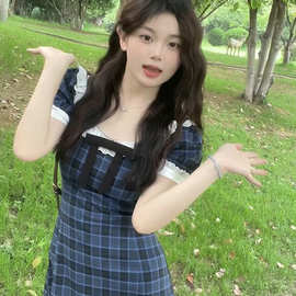 学院风小个子连衣裙女新款法式方领蓝色格子泡泡袖收腰气质裙子夏