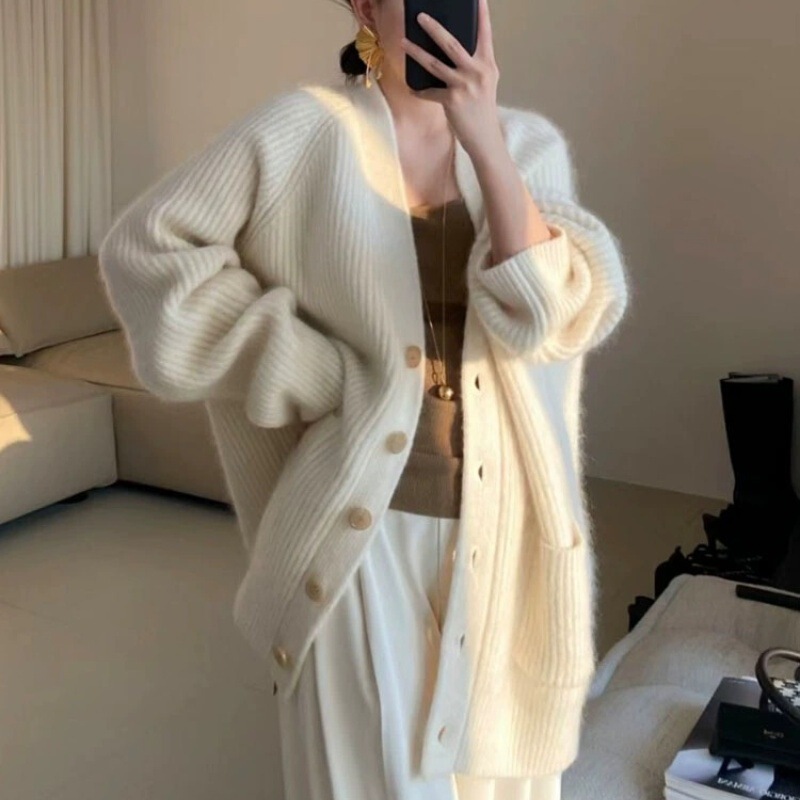 New Autumn and Winter Thickeneded Loose Lazy Style Soft Waxy Knitted V Neck Cashmere Sweater Mid-Length 100 Wool Cardigan for Women
