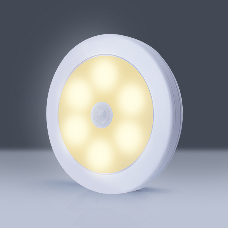Fuente fabricante recargable luz nocturna luz de sensor de cuerpo humano led inteligente luz de armario de pared luz de armario de succión magnética de batería