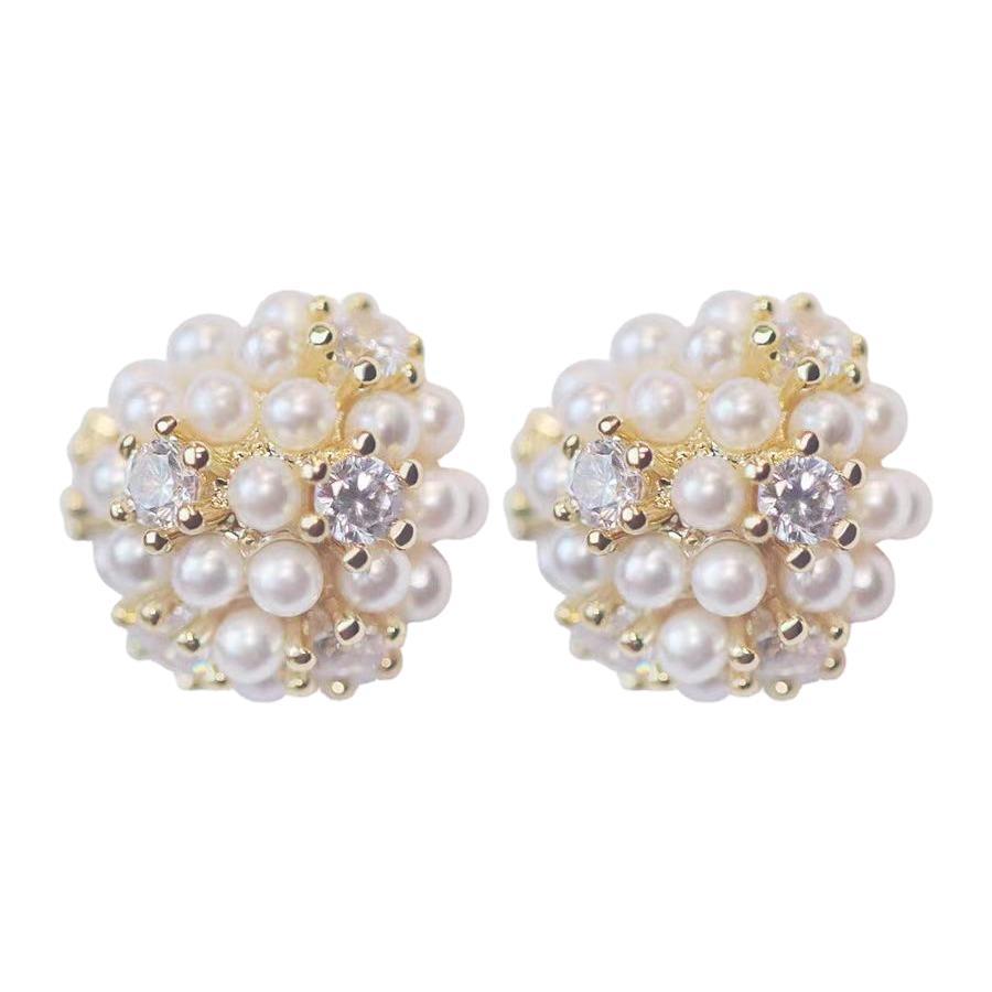 Cubic Zirconia And Pearl Stud Earrings For Everyday Elegance_voghion.com