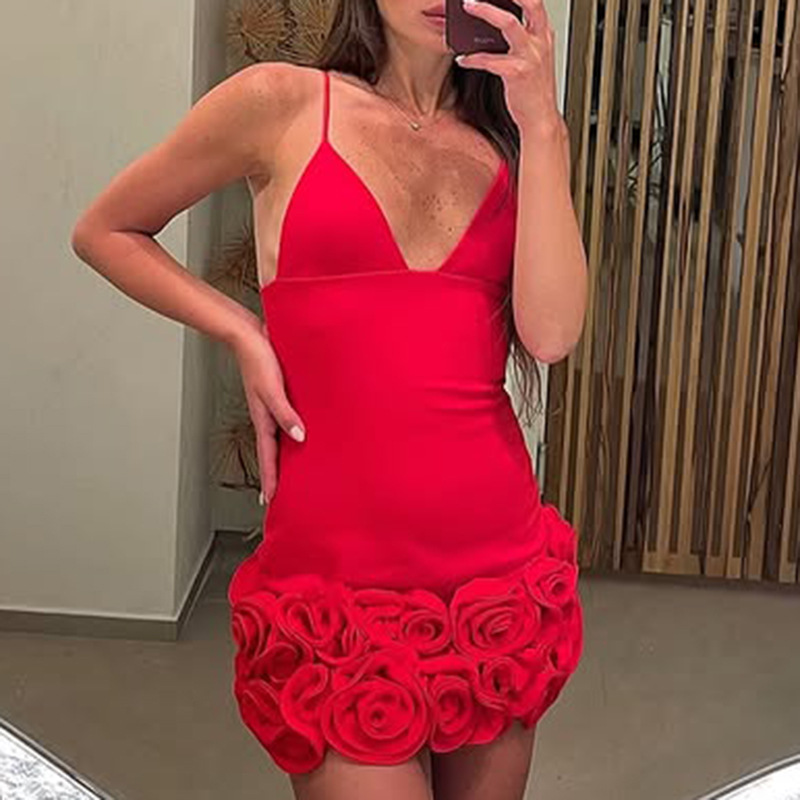 Robe courte élégante en satin pour femme – Robe de cocktail moulante taille haute sans bretelles (rouge cerise, mélange de polycoton extensible, bordure en dentelle florale)_voghion.com