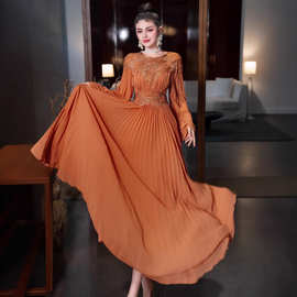 2025春夏新款名媛气质高端刺绣百褶长款晚宴会年会礼服连衣裙长裙