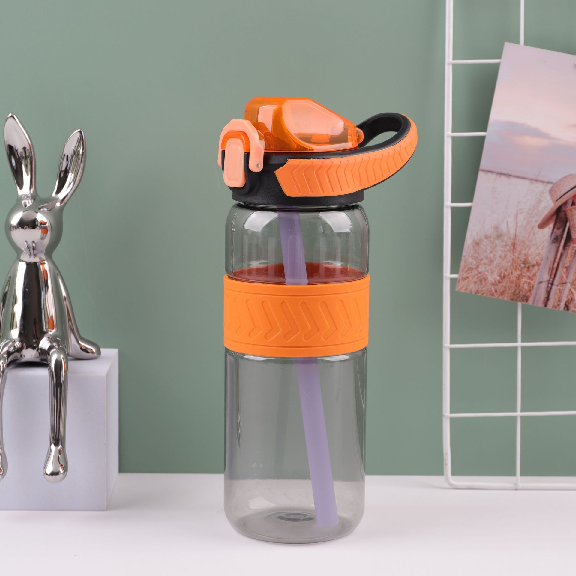 Moda simple taza de paja de plástico transparente de gran capacidad portátil al aire libre taza de agua de acondicionamiento físico para niños verano al por mayor