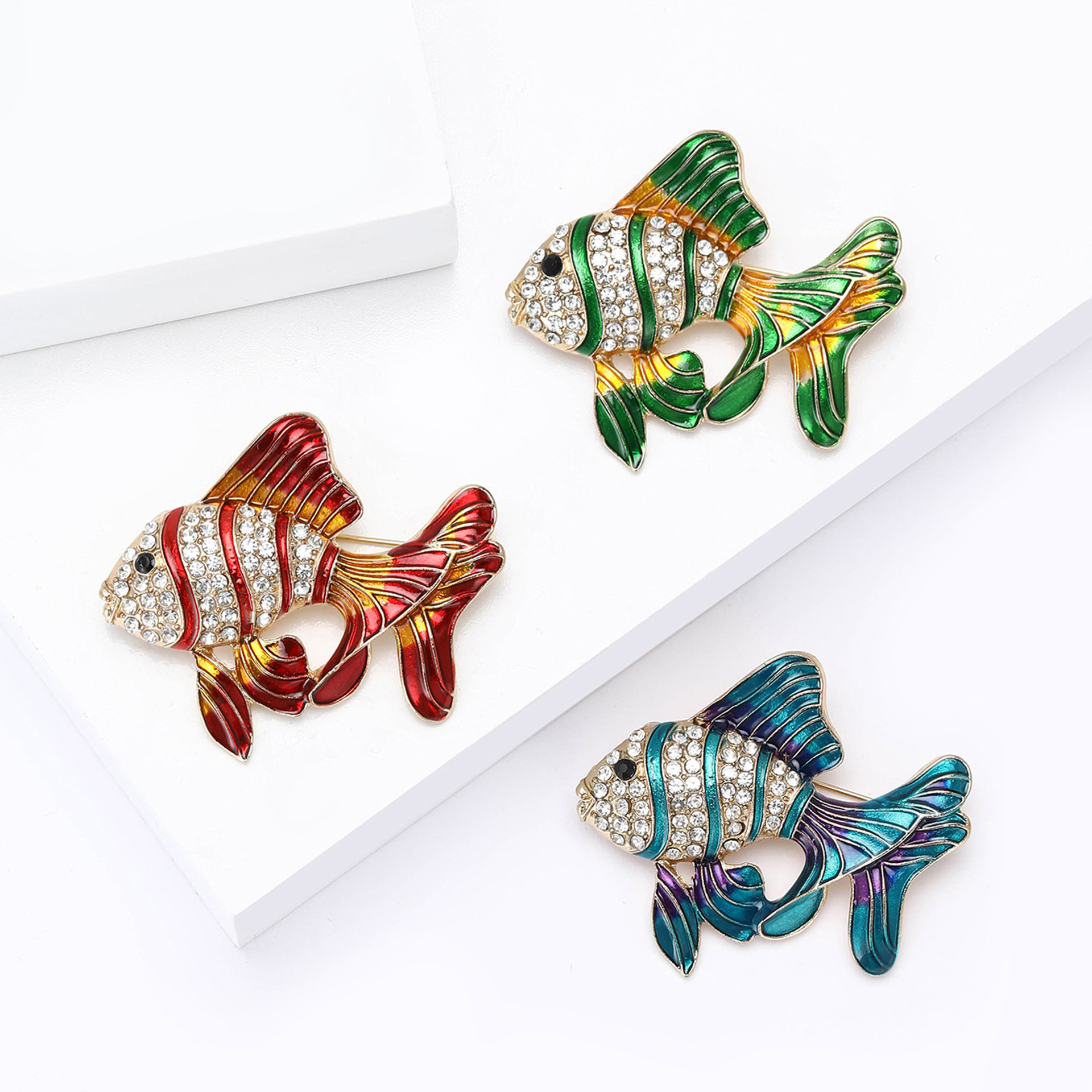 Cross-Border European and American Light Luxury Enamel Japanese Goldfish Brooch Pendant Couple Tropical Fish Dripping Oil Cartoon Brooch Collar Jewelry