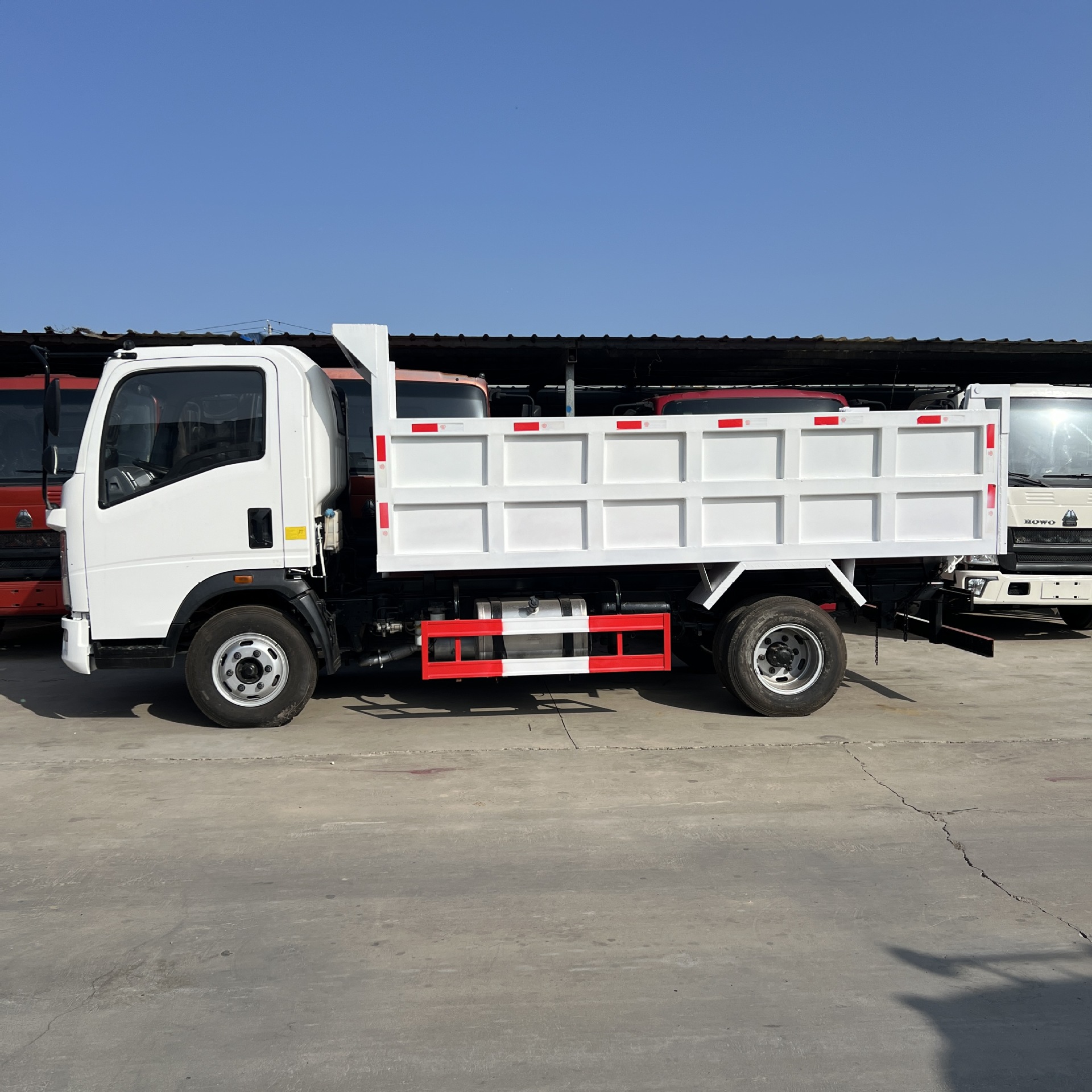 Cross-Border Foreign Trade Sinotruk Howo Euro 3 Dump Truck, Rear-Dump Dump Truck, 5-Ton 8-Ton Dump Truck