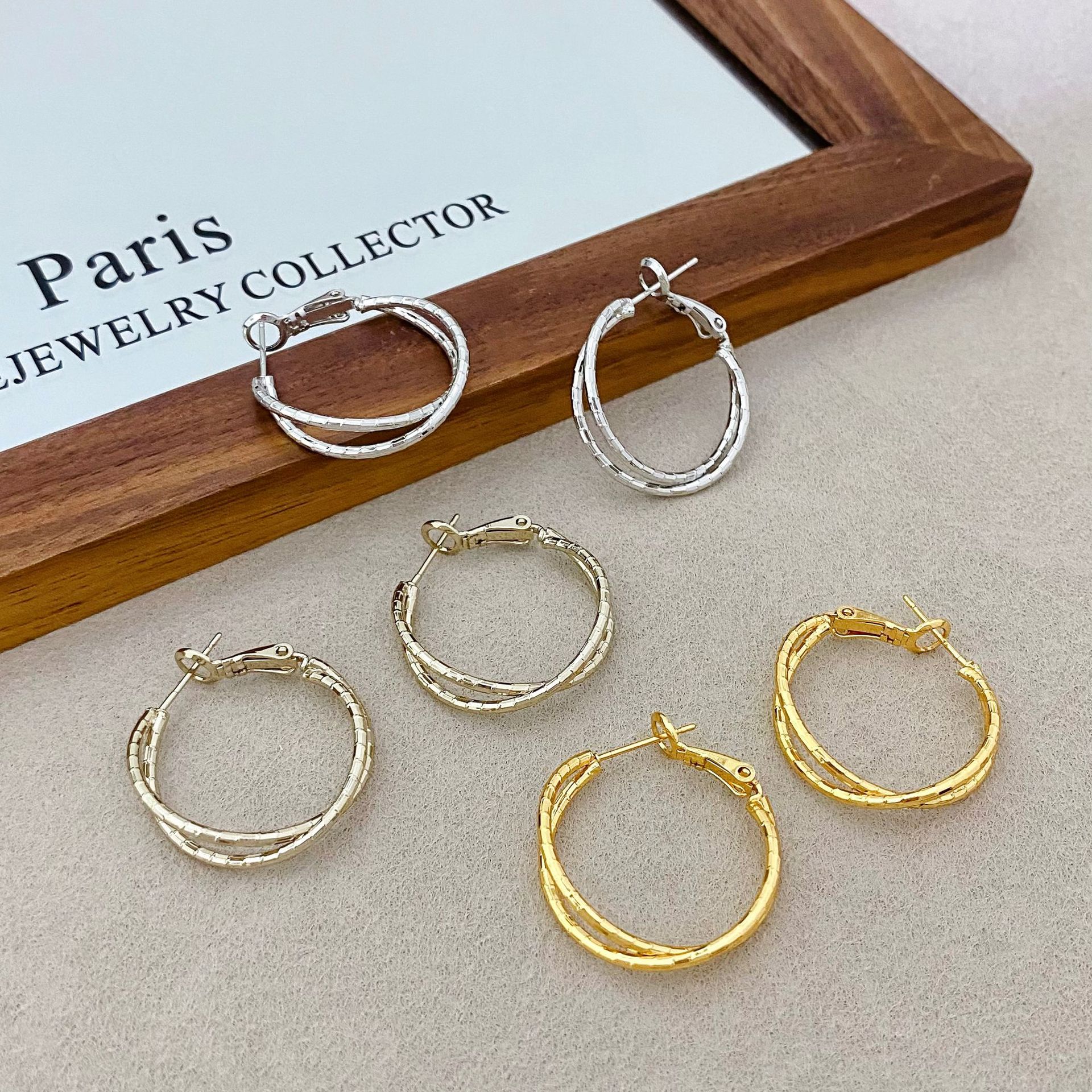 Copper-plated real gold double-layered cross plain hoop textured earrings for women, new light luxury simple fashion versatile hoop earrings