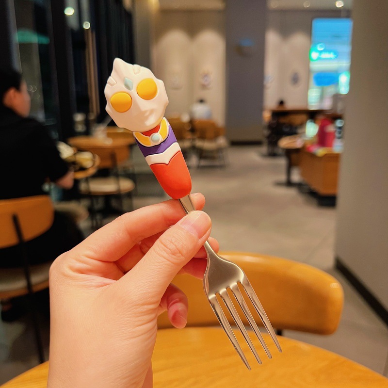 보라색 울트라맨 포크