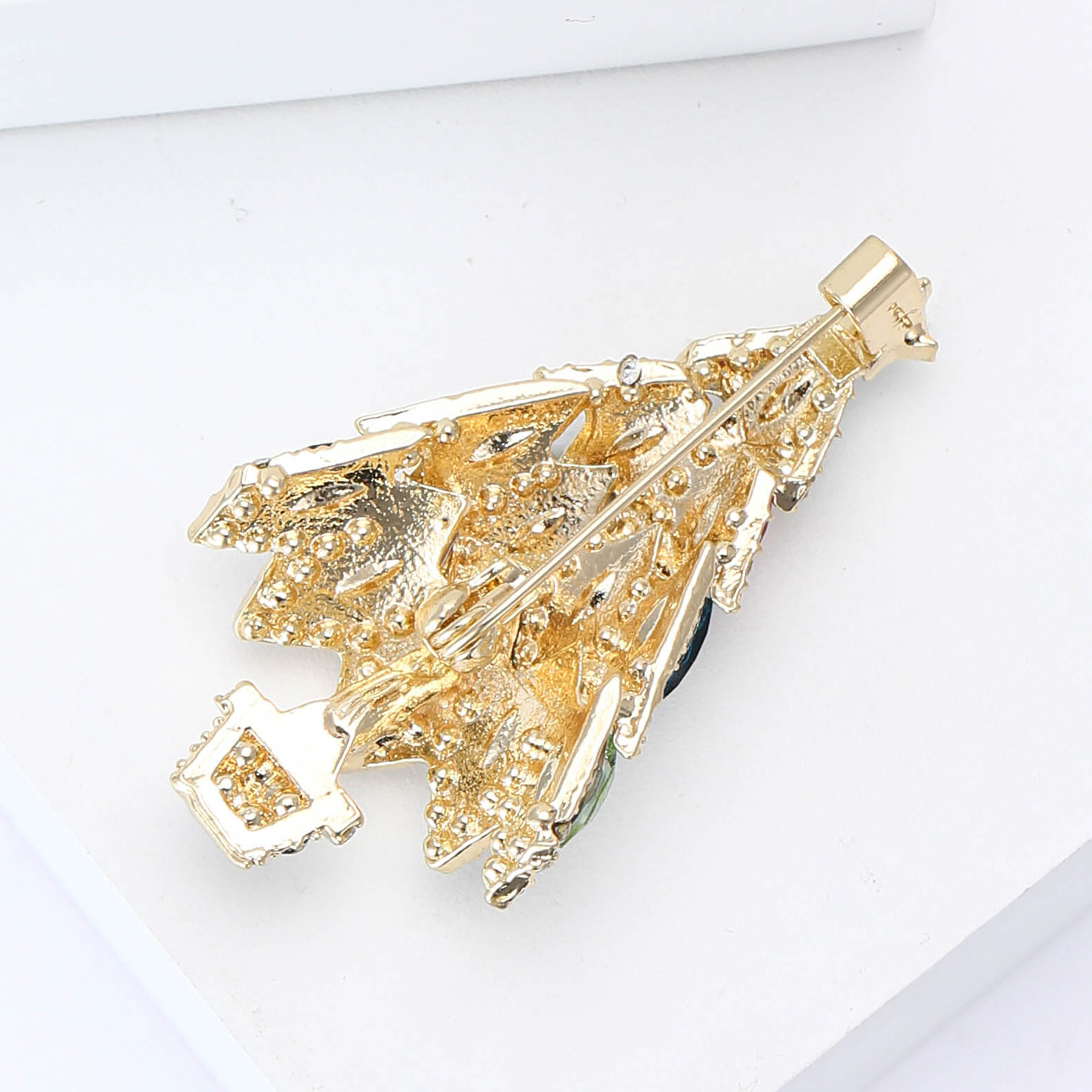 European and American New Christmas Tree Brooch Fashion Rhinestone Jewelry Alloy Enamel Enamel Brooch Versatile Pin Wholesale