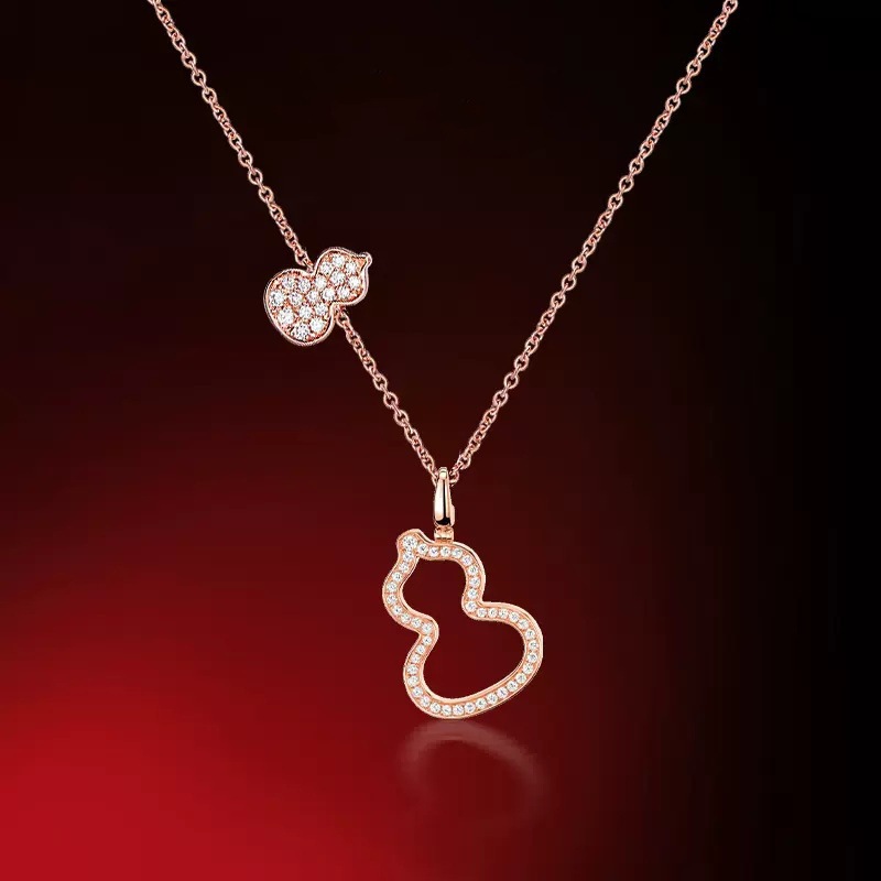Collier gourd de luxe en or avec incrustations de diamants_voghion.com