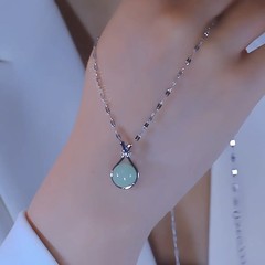 シンプルな気質福袋ペンダントネックレスレディースファッション鎖骨チェーン新しいニッチライト高級ハイエンドジュエリー卸売