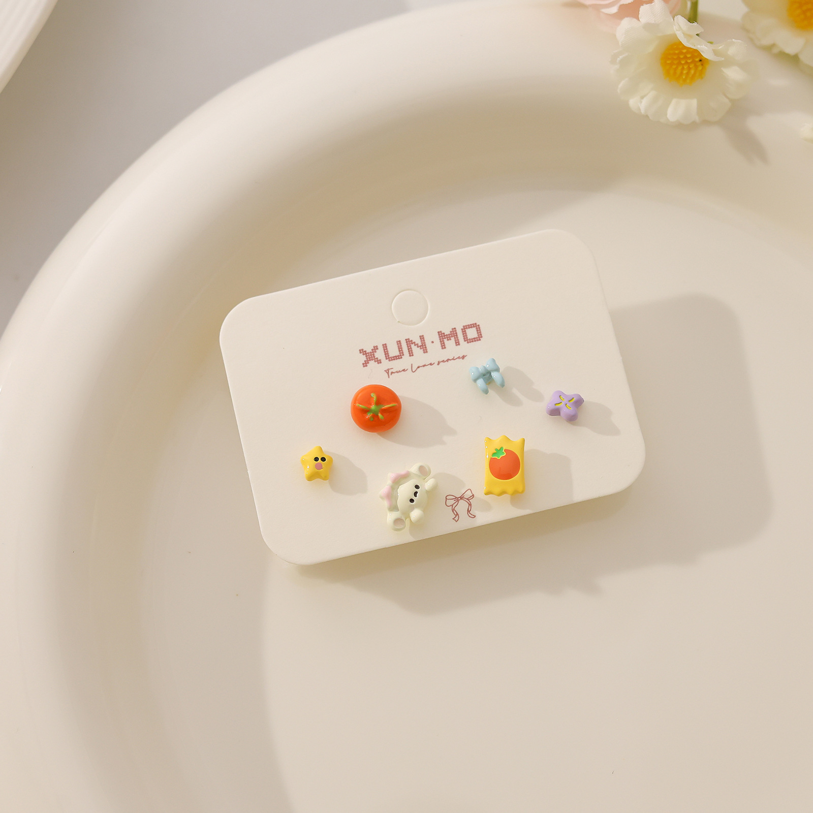 Juego de pendientes de aguja plateados, sencillos y compactos para mujer, pendientes geométricos en forma de corazón, bonitos, dulces y versátiles, venta al por mayor para puestos de mercado