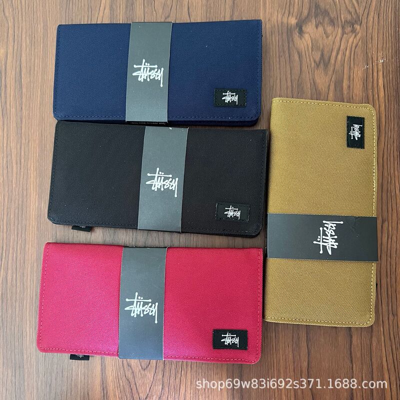A stusi long wallet