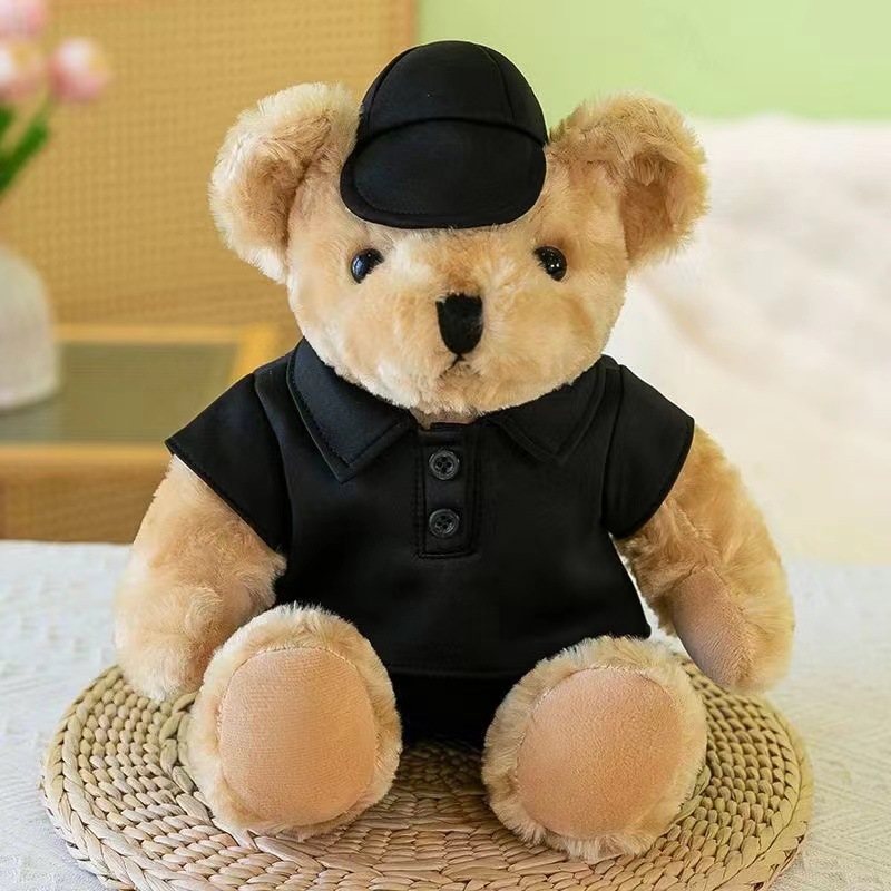 Ropa negra con sombrero