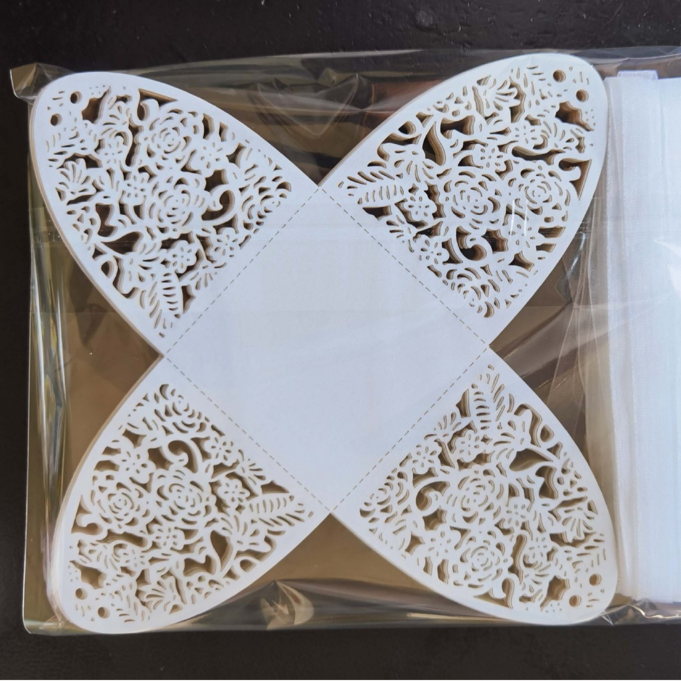 深圳纸红包激光加工 镂空切割利事封镭射通花打孔 纸盒套激光切孔