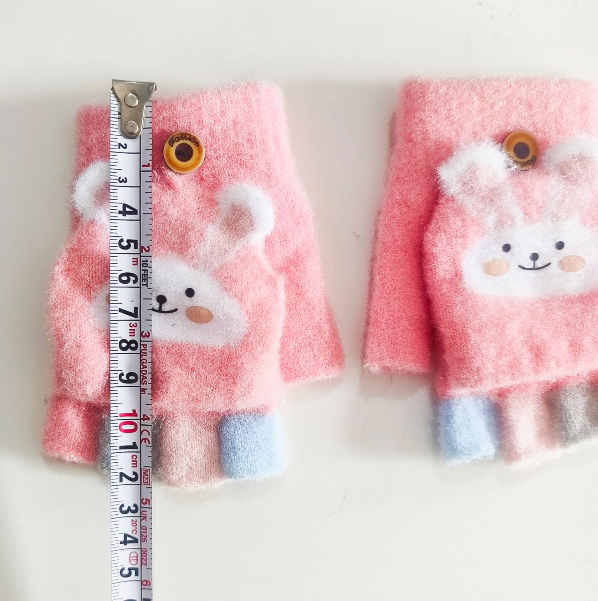 Otoño y invierno al por mayor fabricantes de bebés gruesos guantes de flip calientes a prueba de frío guantes de jardín de infantes lindos de dibujos animados para niños