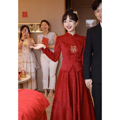新しい中国風のチャイナドレス乾杯スーツ 2025 新しいブライダルワインレッド Xiuhe スーツ中国風の結婚式のスーツ婚約スーツ