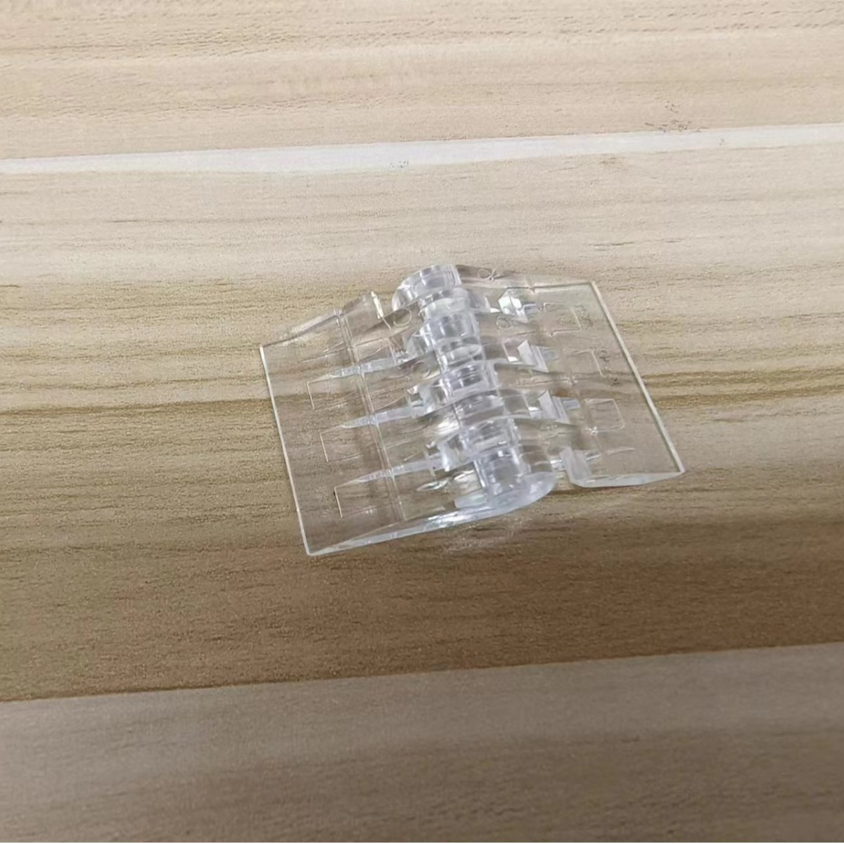 IVA de fábrica transparente esmerilado con agujeros con tornillos con bisagra de acrílico orgánico de plástico esmerilado endurecido por resorte