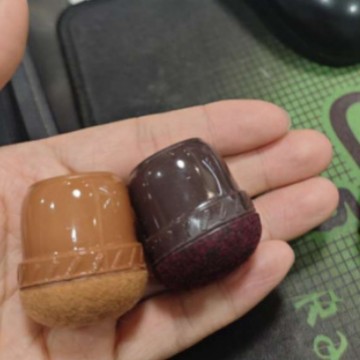 Маленький, черный, прямоугольный