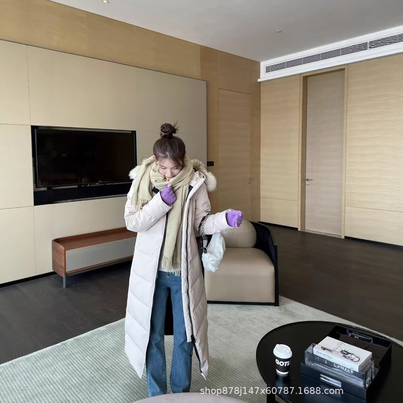 Mystique 22-Style Goose down Jacket with Wolf Fur, Thickened Women's Extra-Long Windproof Parka, High-End