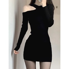 秋冬新款大衣内搭黑色包臀裙御姐风显瘦连衣裙套装甜辣修身短裙潮