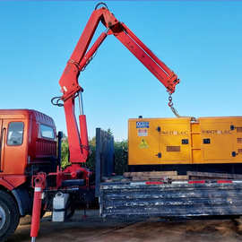 小型随车起重机1-3吨折臂随车吊truck mounted crane  for sale