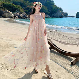 海边度假风无袖吊带连衣裙女2026夏季新款立体花朵气质长裙