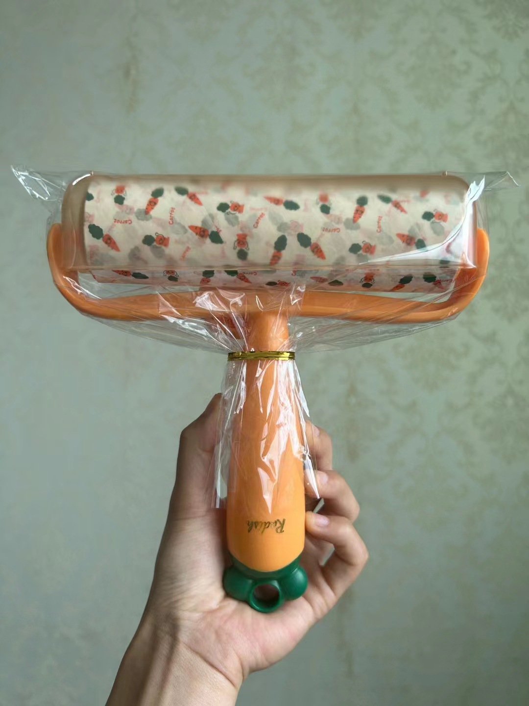 Nuevo producto Dispositivo de depilación pegajosa de zanahoria, eliminación de polvo, reemplazo de lana pegajosa, rodillo de rollo de papel, cepillo de depilación pegajosa push-pull