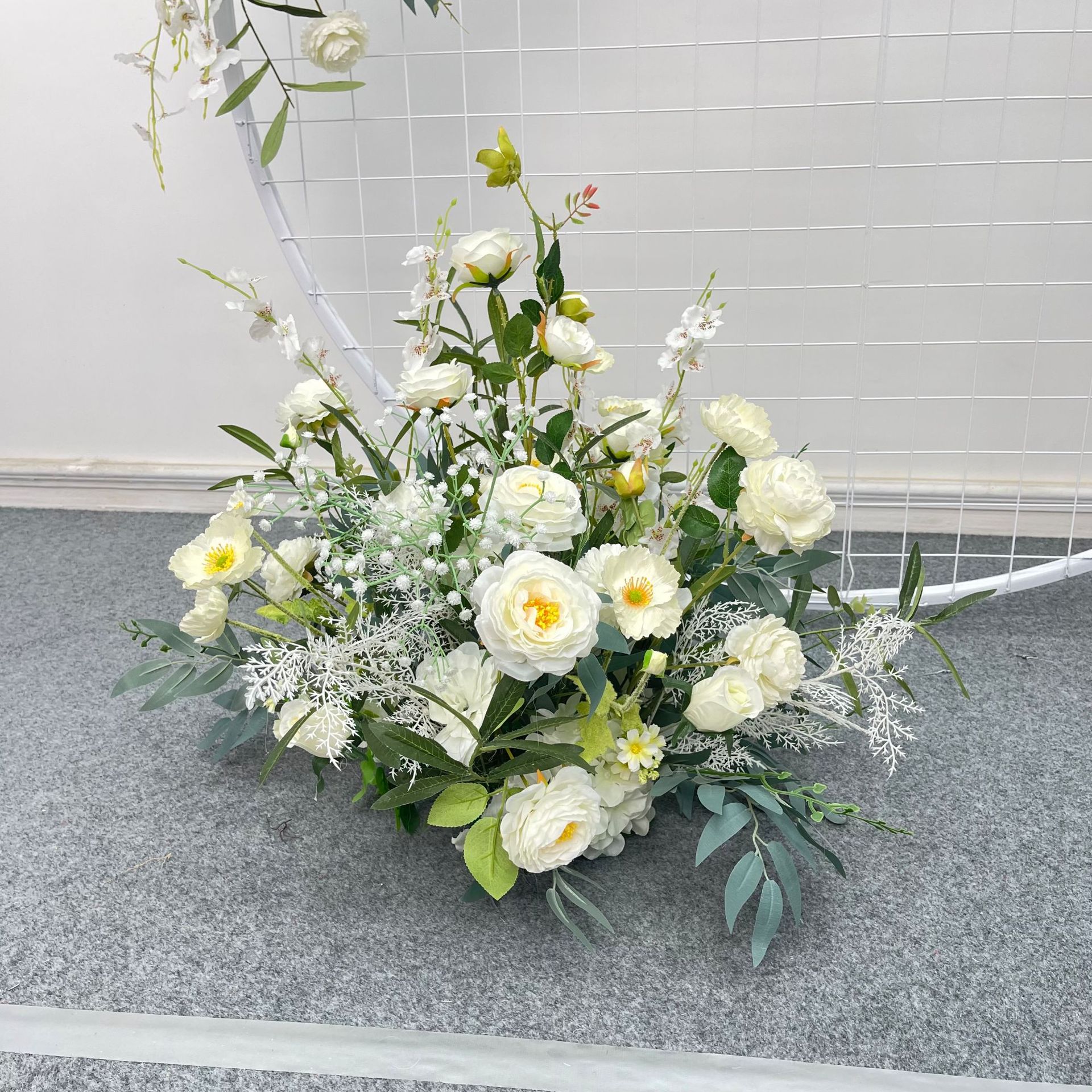 El comercio exterior de la boda flor artificial piso de la boda flor de seda apoyos de la flor de eucalipto flor artificial fila accesorios de la boda floral