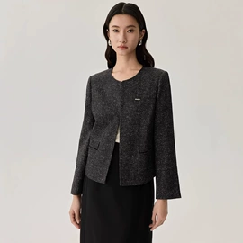 女式针织衫;女式T恤;女式羊毛衫