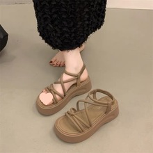 罗马凉鞋女夏季外穿感2025新款配裙子超火百搭厚底时尚沙滩鞋