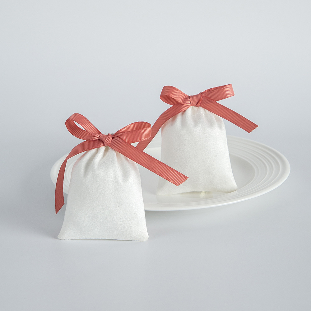 9g Weight Jewelry Packaging Bags Classification 1 Piece Quantity Daily Occasion Flannel Material Bow Knot Pattern Simple Style Style 1 Piece Flannel Simple Style Daily Bow Knot Jewelry Packaging Bags 5