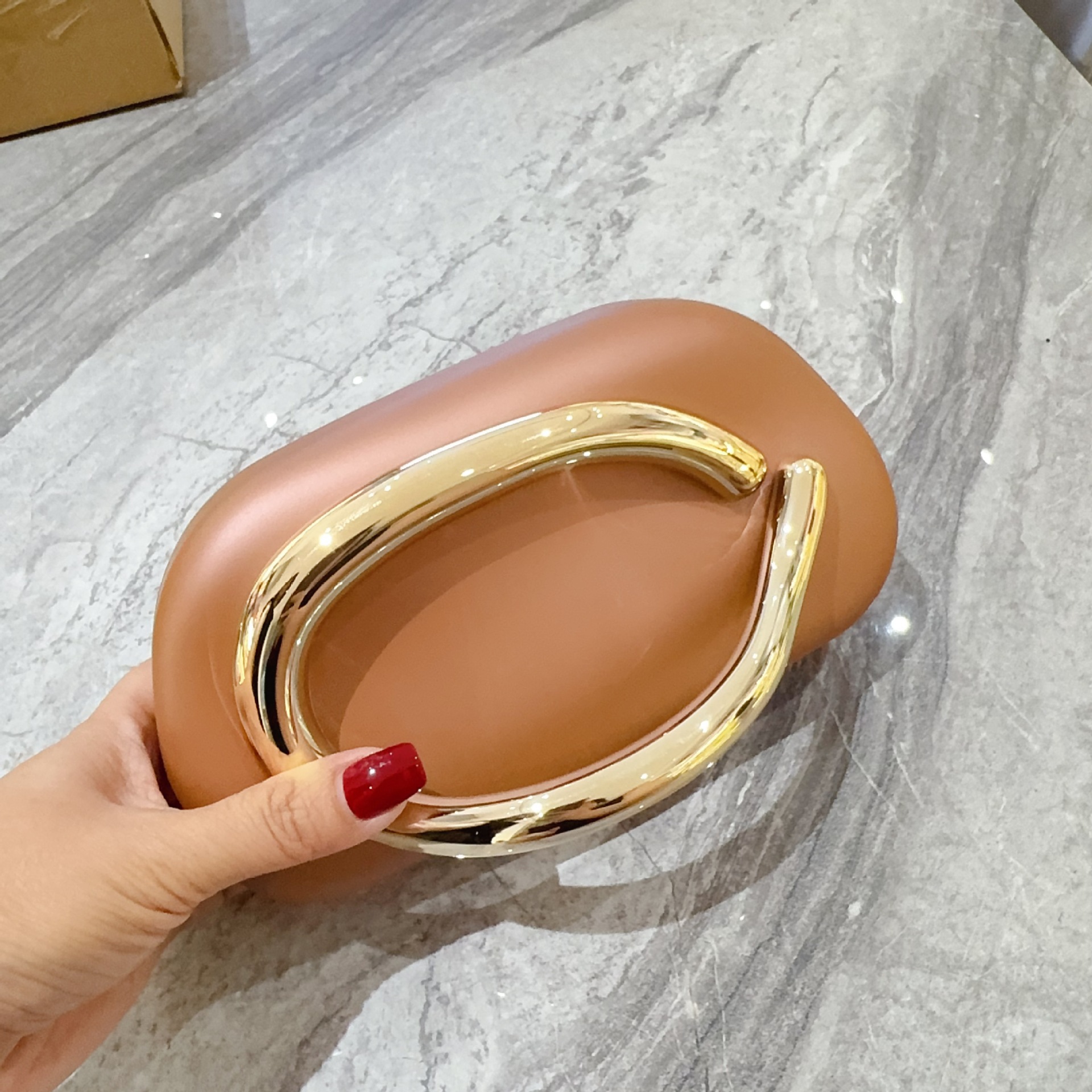 Europa y América tendencia transfronteriza bolsa de cena ligera de lujo bolsa acrílico cadena metal para llevar un solo hombro bolso de mano ropa de noche