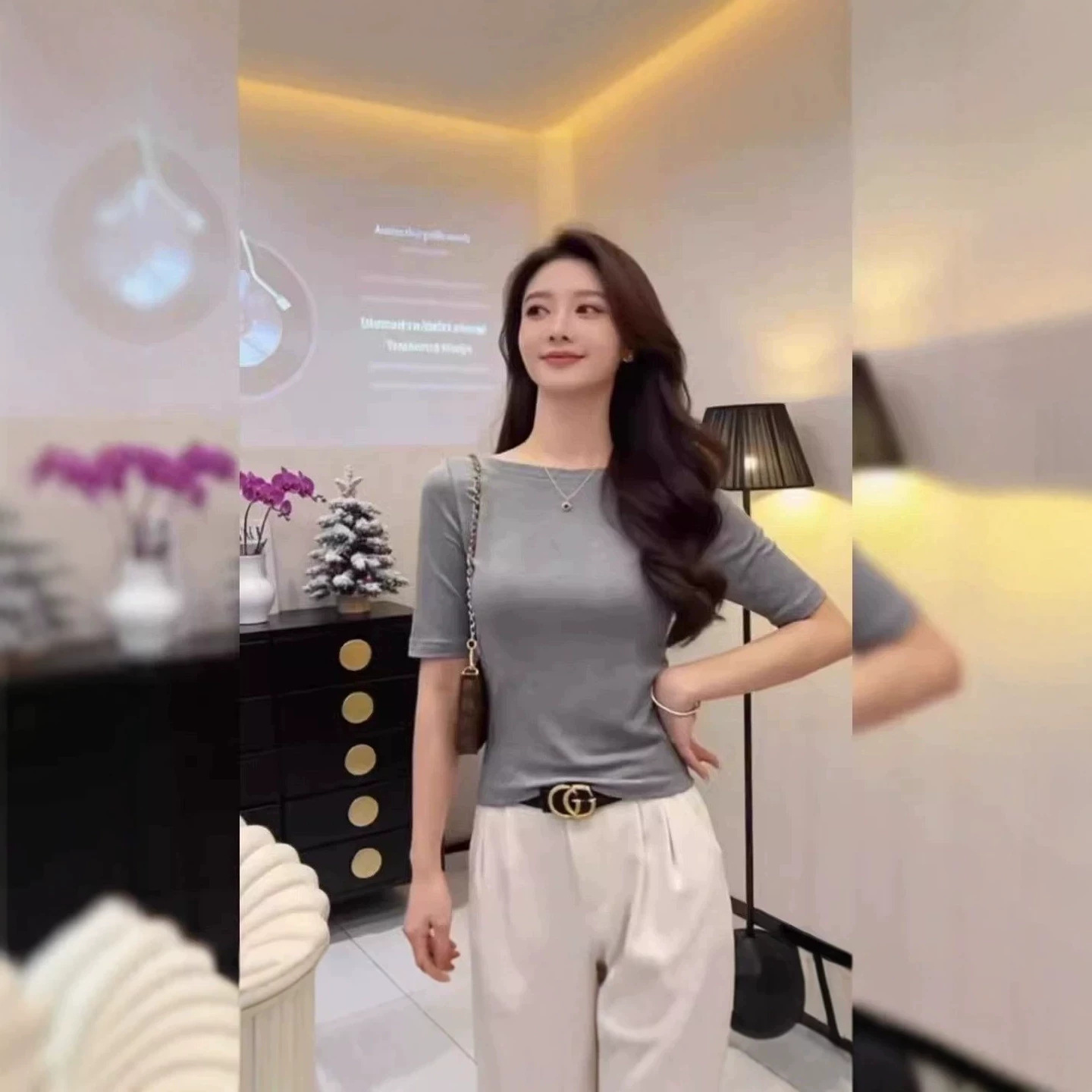 French-Style Retro Clavicle-Baring Off-Shoulder T-Shirt with Mid-Length Sleeves for Women, Summer 2026, Black Slim-Fit Slimming Five-Quarter Sleeve Top