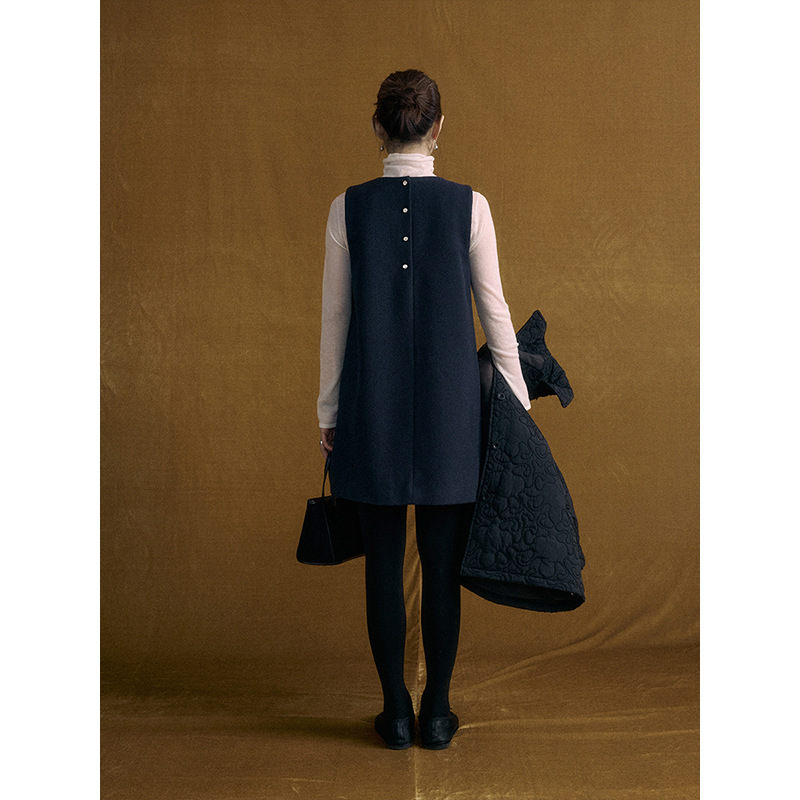 时简 百搭单品 双斜纹呢料利落廓形连衣裙冬季高质感背心裙22660