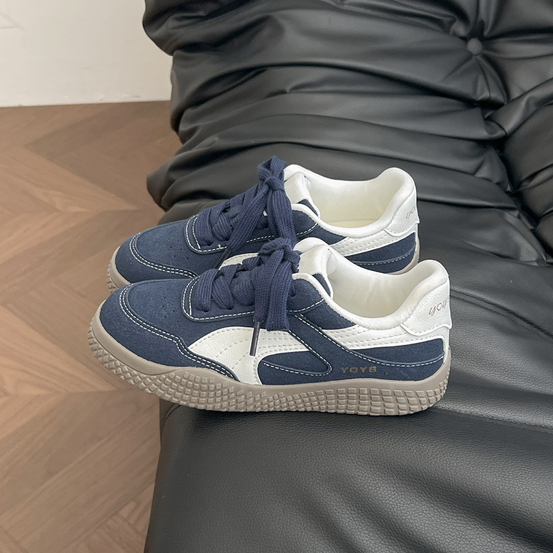 Zapatos de moda de ondas distantes de primavera y otoño de 2025, zapatos blancos de cabeza redonda para mujeres, zapatos de estudiantes casuales para mujeres.