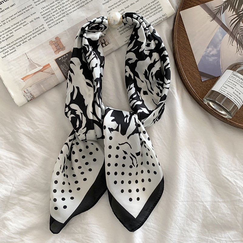 Bufandas de seda de alta calidad primavera y verano estilo europeo y americano patrón de impresión multipropósito seda simulada decoración bufandas de seda cinturón de pelo