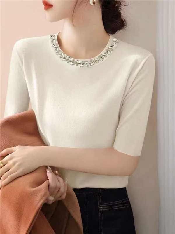 Áo thun cổ tròn ngắn tay nữ phối đính cườm phong cách Hàn Quốc — đen