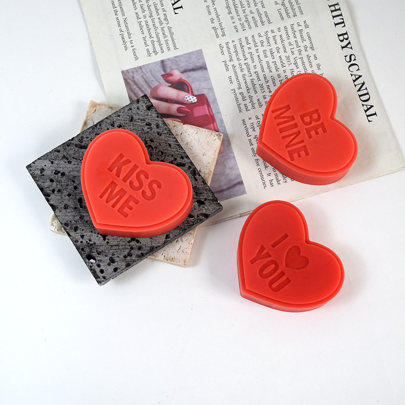 Qiukai carta de amor transfronterizo jabón hecho a mano molde de silicona DIY amor aromaterapia vela molde de la torta