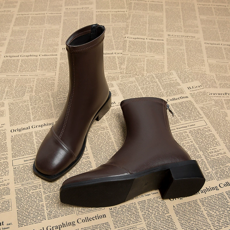 Ботинки женские 2023 весна, осень и зима новые тонкие ботинки на плоской подошве коричневые маленькие ботильоны в корейском стиле маленькие короткие сапоги в западном стиле