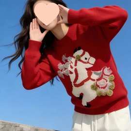 红色圆领小马提花毛衣女穿搭2026新款冬季慵懒感针织衫上衣潮波浪
