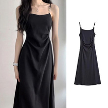 黑色吊带连衣裙子女夏季2024新款收腰显瘦高级感气质赫本风小黑裙