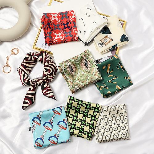 Women's Small Square Scarf Versatile Decor French Scarf Summer Hair Band Chic Versatile Collar Scarf Early Autumn Thin Scarf